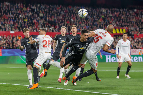 Giăng bẫy tại Old Trafford