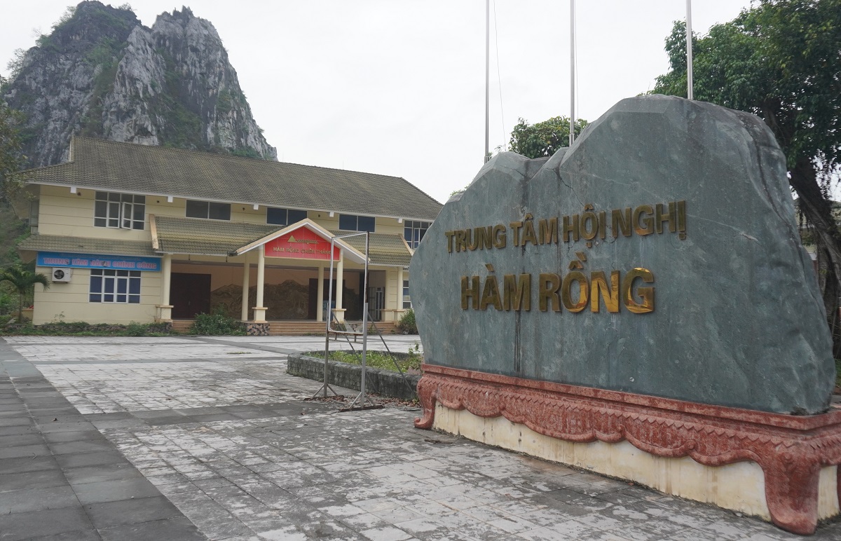 Trung tâm hội nghị 160 tỉ đồng bỏ không lâu ngày ở TP Thanh Hóa - Ảnh 2.