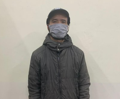 Danh t&iacute;nh kẻ biến th&aacute;i khi&ecirc;u d&acirc;m trước cổng trường đại học ở H&agrave; Nội - Ảnh 1.