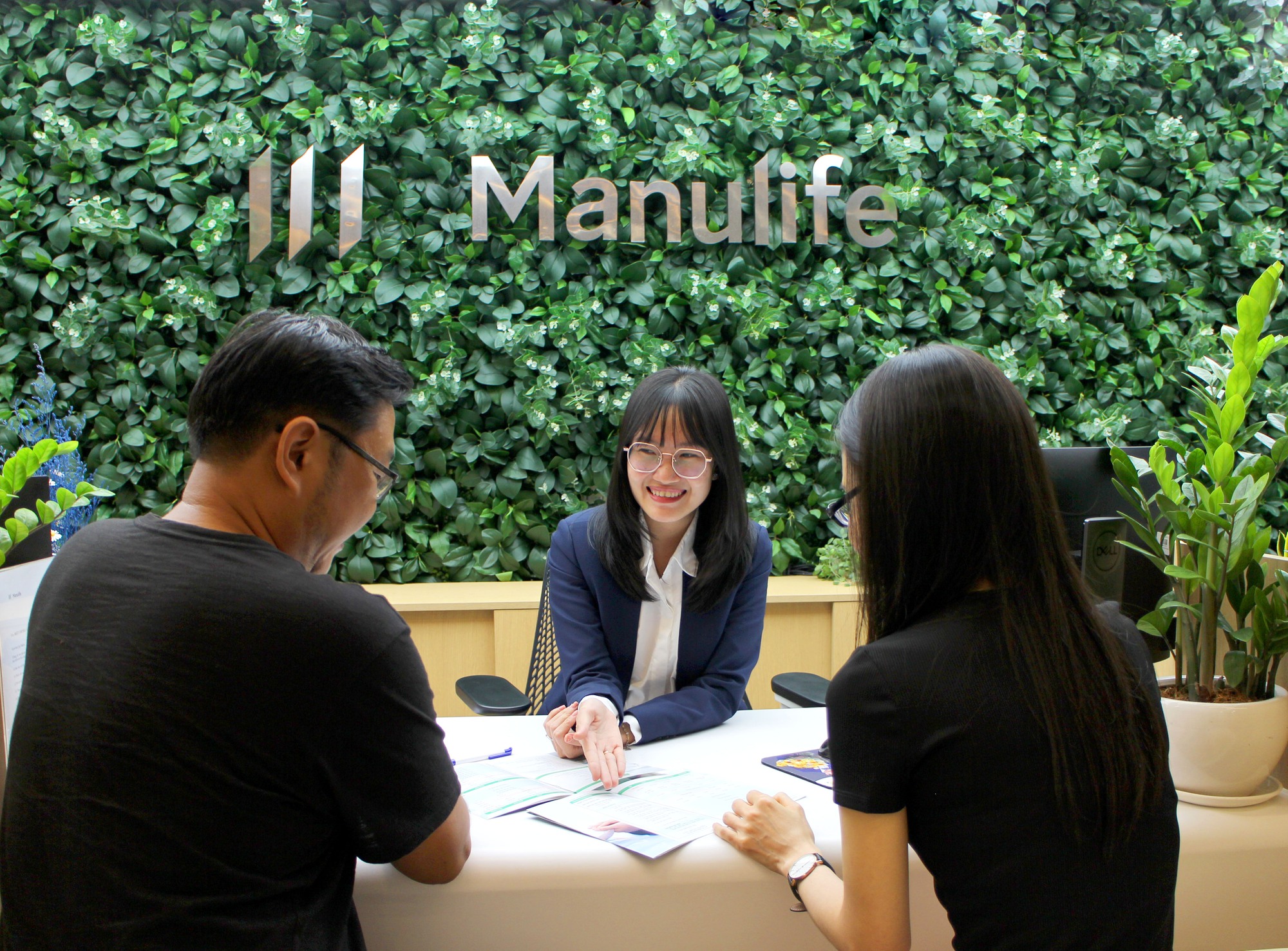 Manulife Việt Nam hoạt động ra sao trong năm t&agrave;i ch&iacute;nh 2022? - Ảnh 1.