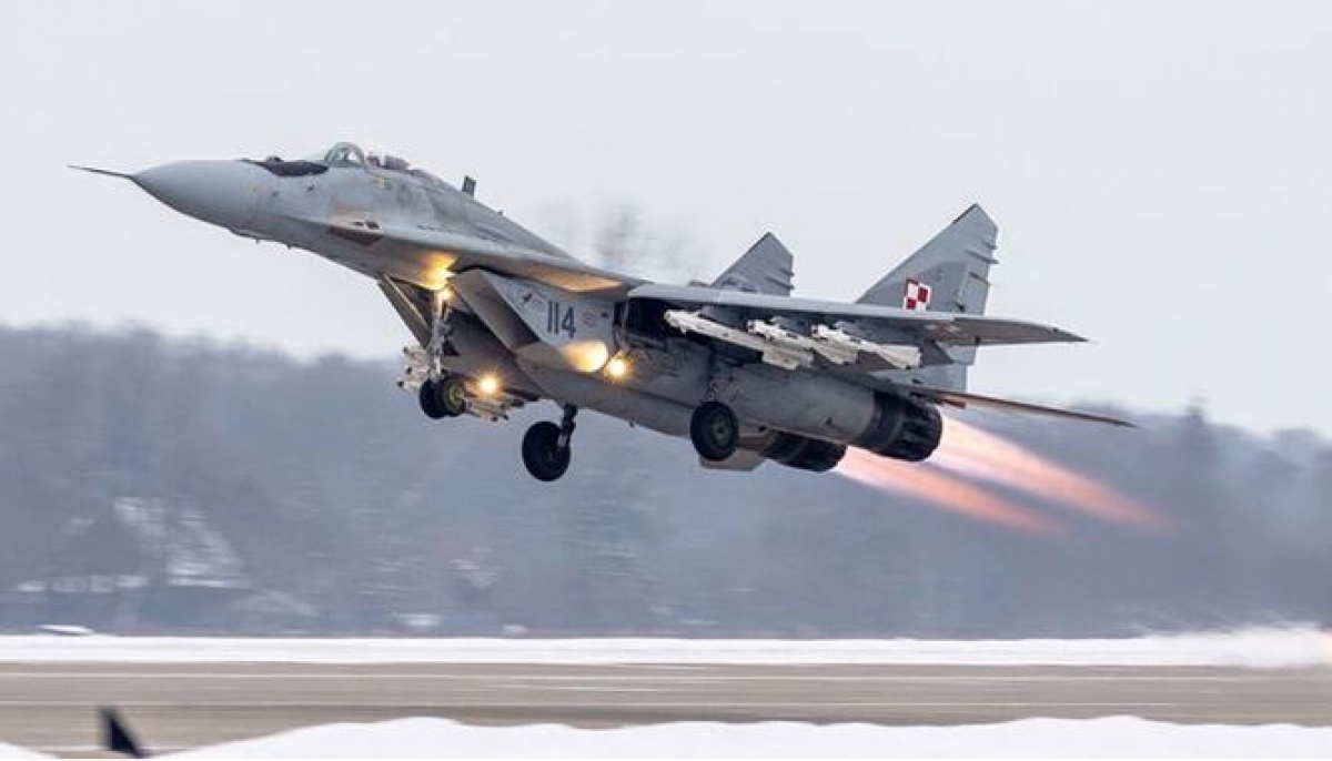 Thủ tướng Ukraine hỏi trực tiếp l&atilde;nh đạo Lầu Năm G&oacute;c về kh&iacute; t&agrave;i Mỹ - Ảnh 2.