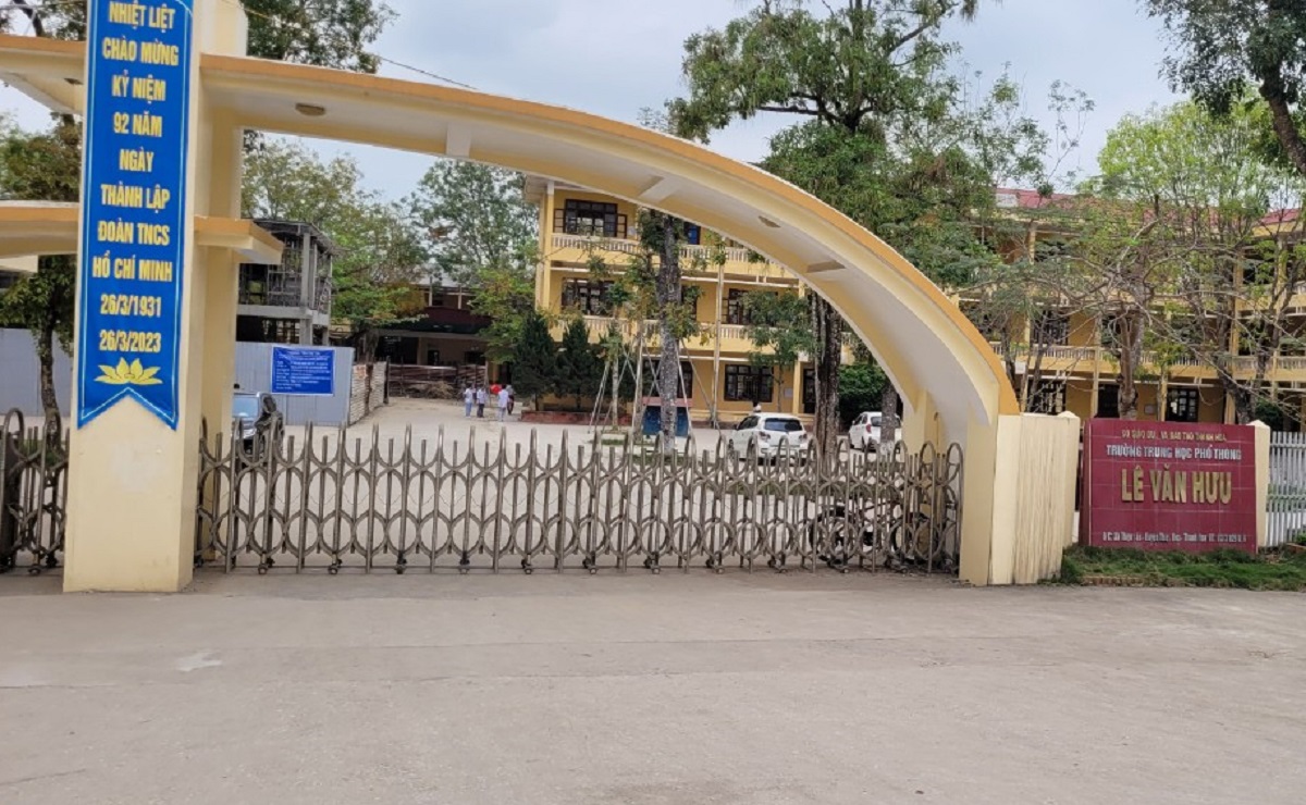 Một trường THPT ở Thanh H&oacute;a k&ecirc;u gọi 2,6 tỉ đồng kỷ niệm ng&agrave;y th&agrave;nh lập - Ảnh 1.