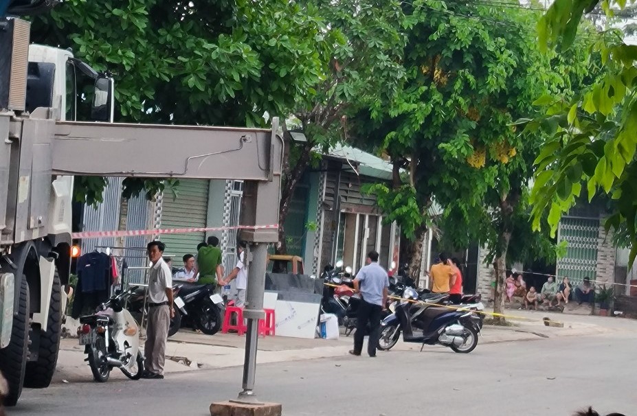 Án mạng tại một phòng trọ ở Bình Dương
