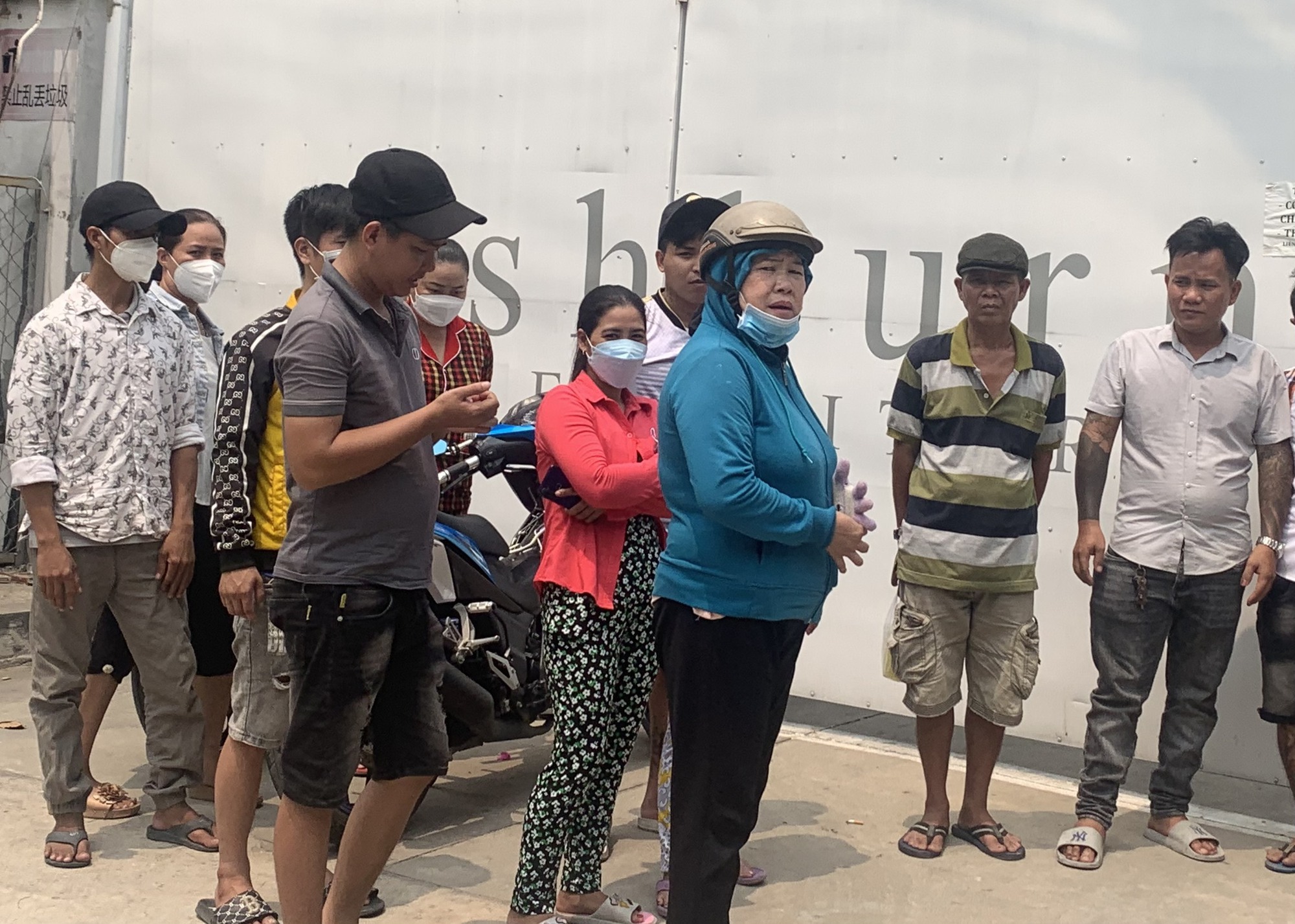 Bình Dương: Công nhân thất thần vì doanh nghiệp chậm trả lương