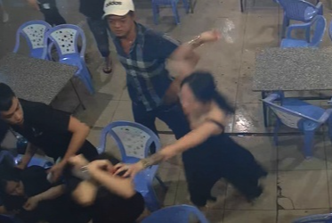 Mời bia không uống, một thanh niên bị đánh trọng thương