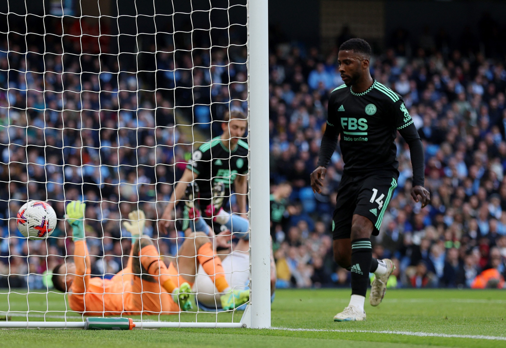 Haaland lập kỷ lục ghi b&agrave;n, Man City hủy diệt Leicester - Ảnh 5.