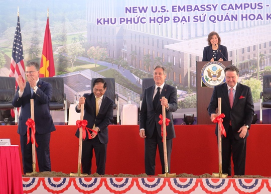 Ngoại trưởng Antony Blinken v&agrave; Bộ trưởng B&ugrave;i Thanh Sơn khởi c&ocirc;ng trụ sở Đại sứ qu&aacute;n Mỹ - Ảnh 14.