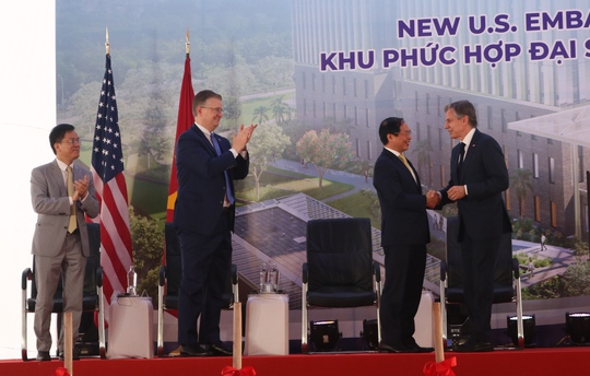 Ngoại trưởng Antony Blinken v&agrave; Bộ trưởng B&ugrave;i Thanh Sơn khởi c&ocirc;ng trụ sở Đại sứ qu&aacute;n Mỹ - Ảnh 13.