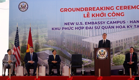 Ngoại trưởng Antony Blinken v&agrave; Bộ trưởng B&ugrave;i Thanh Sơn khởi c&ocirc;ng trụ sở Đại sứ qu&aacute;n Mỹ - Ảnh 12.