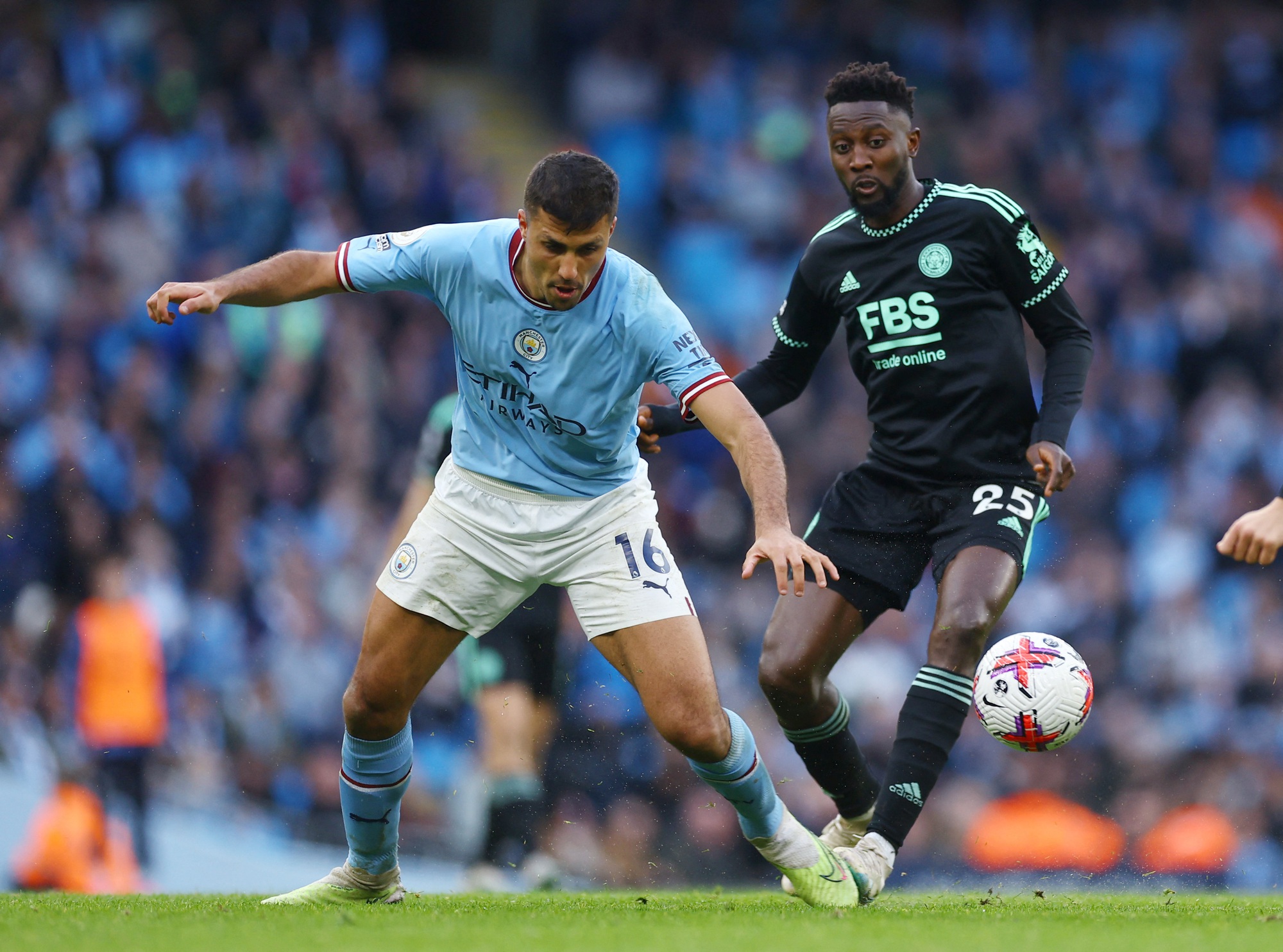 Haaland lập kỷ lục ghi b&agrave;n, Man City hủy diệt Leicester - Ảnh 1.