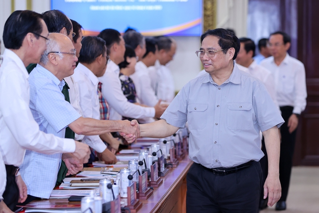 L&agrave;m việc với Thủ tướng, TP HCM n&ecirc;u nhiều vấn đề rất quan trọng - Ảnh 3.