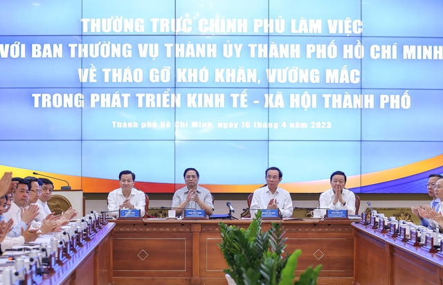 L&agrave;m việc với Thủ tướng, TP HCM n&ecirc;u nhiều vấn đề rất quan trọng - Ảnh 1.