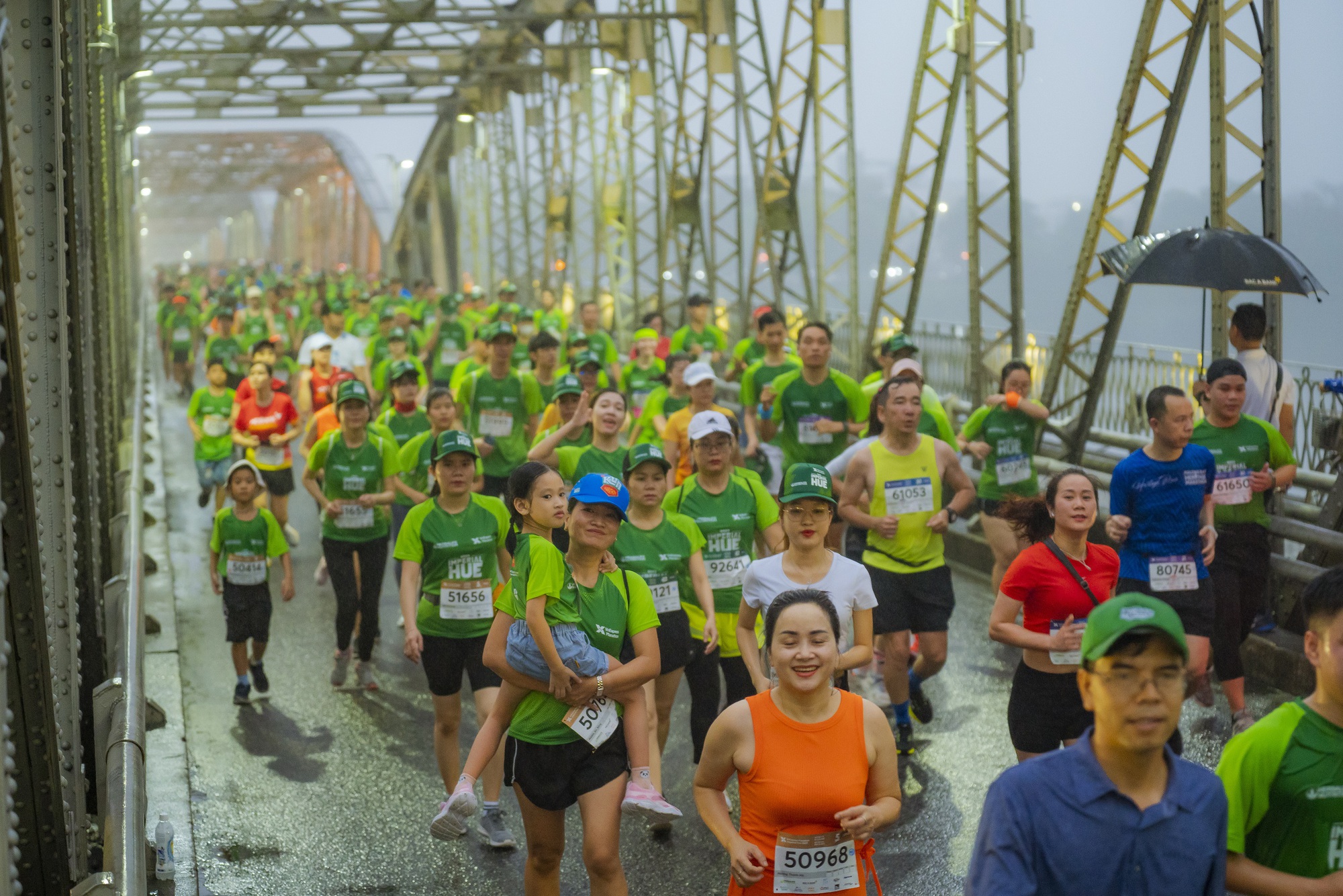 Huế n&aacute;o nhiệt với giải chạy VnExpress Marathon Imperial Hue 2023 - Ảnh 13.