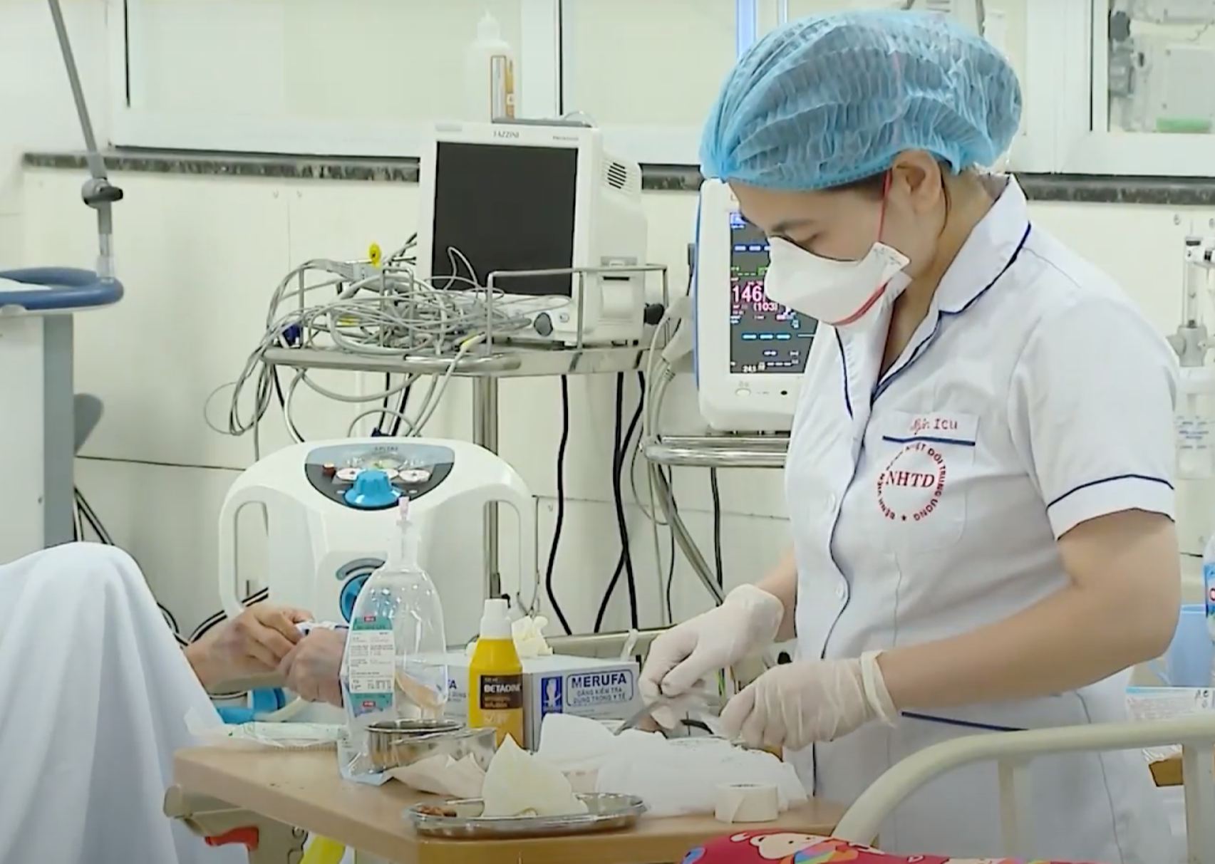Dịch COVID-19 hôm nay: Bệnh nhân nặng tăng, thêm 716 ca mắc mới