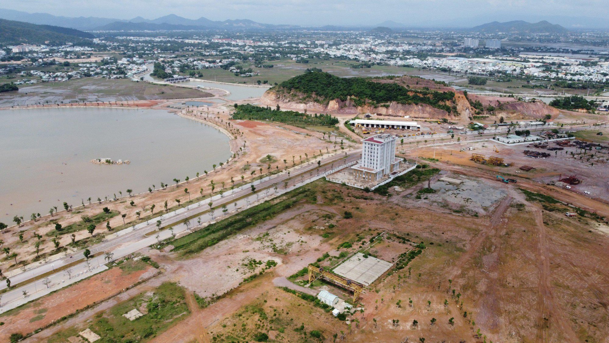 Chấm dứt hợp đồng dự &aacute;n khu đ&ocirc; thị &ldquo;nhếch nh&aacute;c&rdquo; giữa l&ograve;ng TP Quy Nhơn - Ảnh 1.