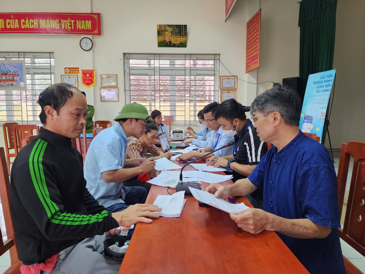 Nhận tiền đền b&ugrave;, người d&acirc;n mong đường V&agrave;nh đai 4 sớm khởi c&ocirc;ng - Ảnh 1.