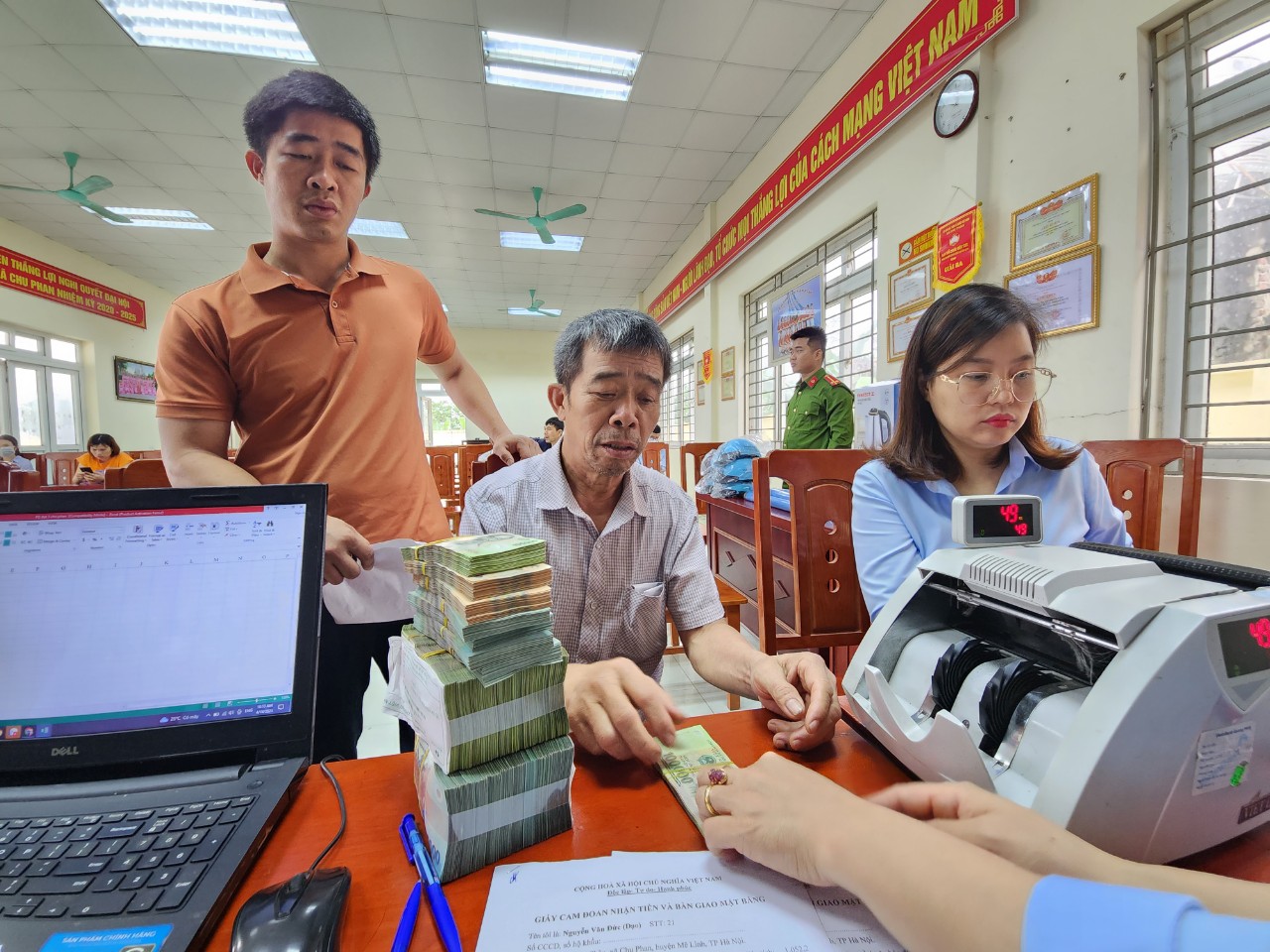 Nhận tiền đền b&ugrave;, người d&acirc;n mong đường V&agrave;nh đai 4 sớm khởi c&ocirc;ng - Ảnh 7.