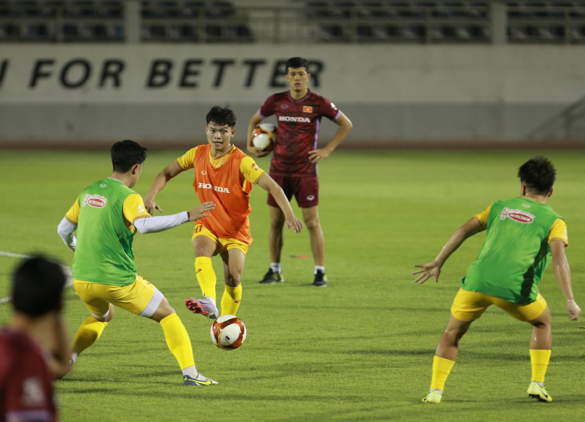 U22 Việt Nam c&oacute; buổi tập đầu ti&ecirc;n tại B&agrave; Rịa Vũng T&agrave;u - Ảnh 7.