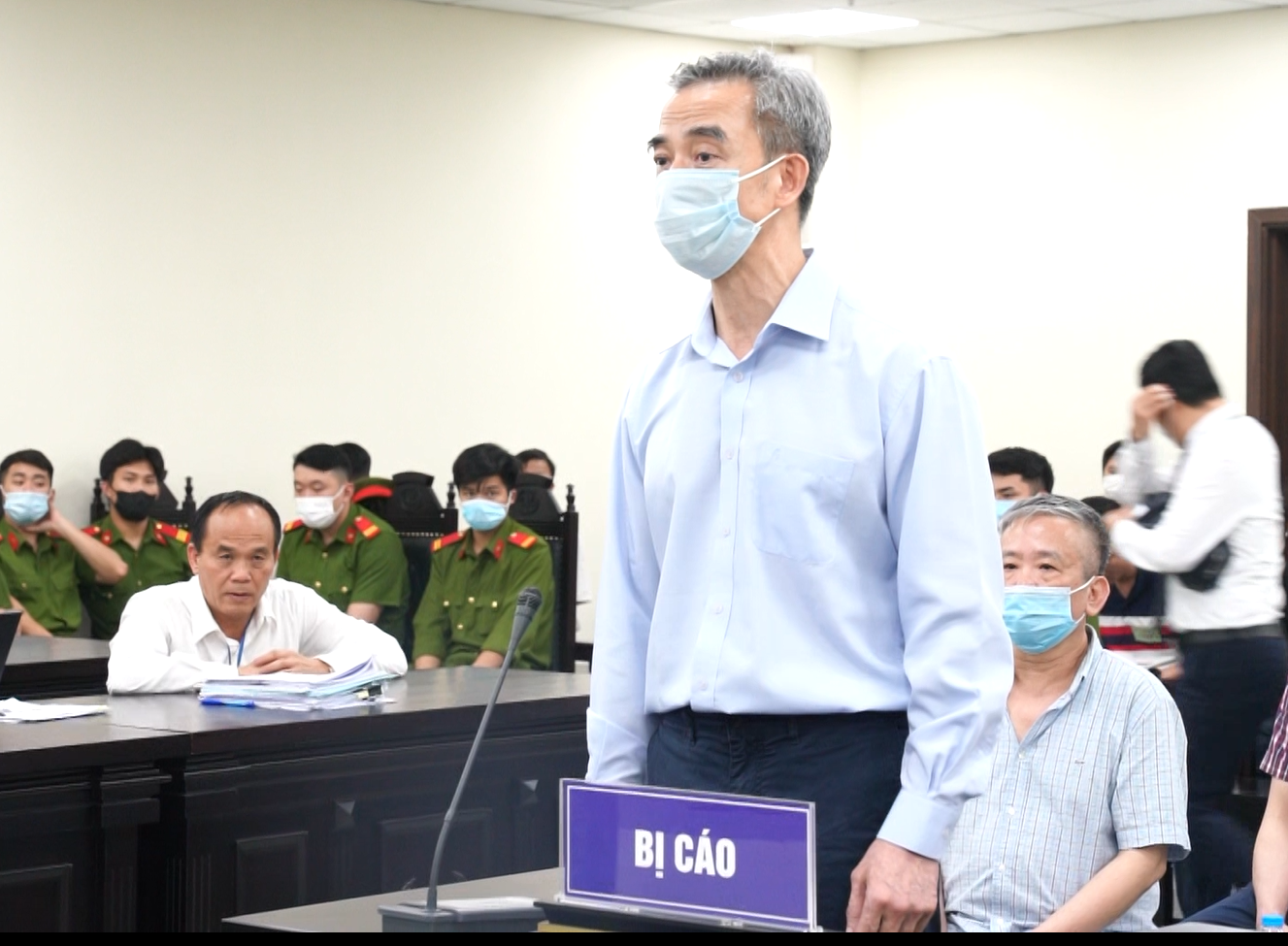Nói lời sau cùng, bị cáo Nguyễn Quang Tuấn mong sớm trở về đóng góp cho ngành tim mạch