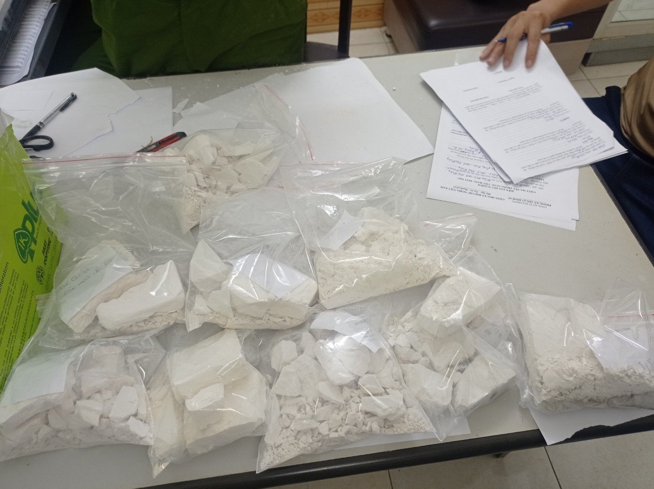 Ph&aacute; đường d&acirc;y ma t&uacute;y li&ecirc;n tỉnh, thu 9 b&aacute;nh heroin - Ảnh 6.