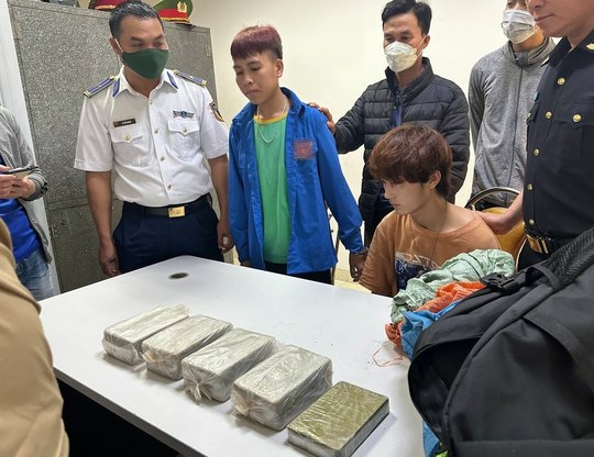 Ph&aacute; đường d&acirc;y ma t&uacute;y li&ecirc;n tỉnh, thu 9 b&aacute;nh heroin - Ảnh 1.