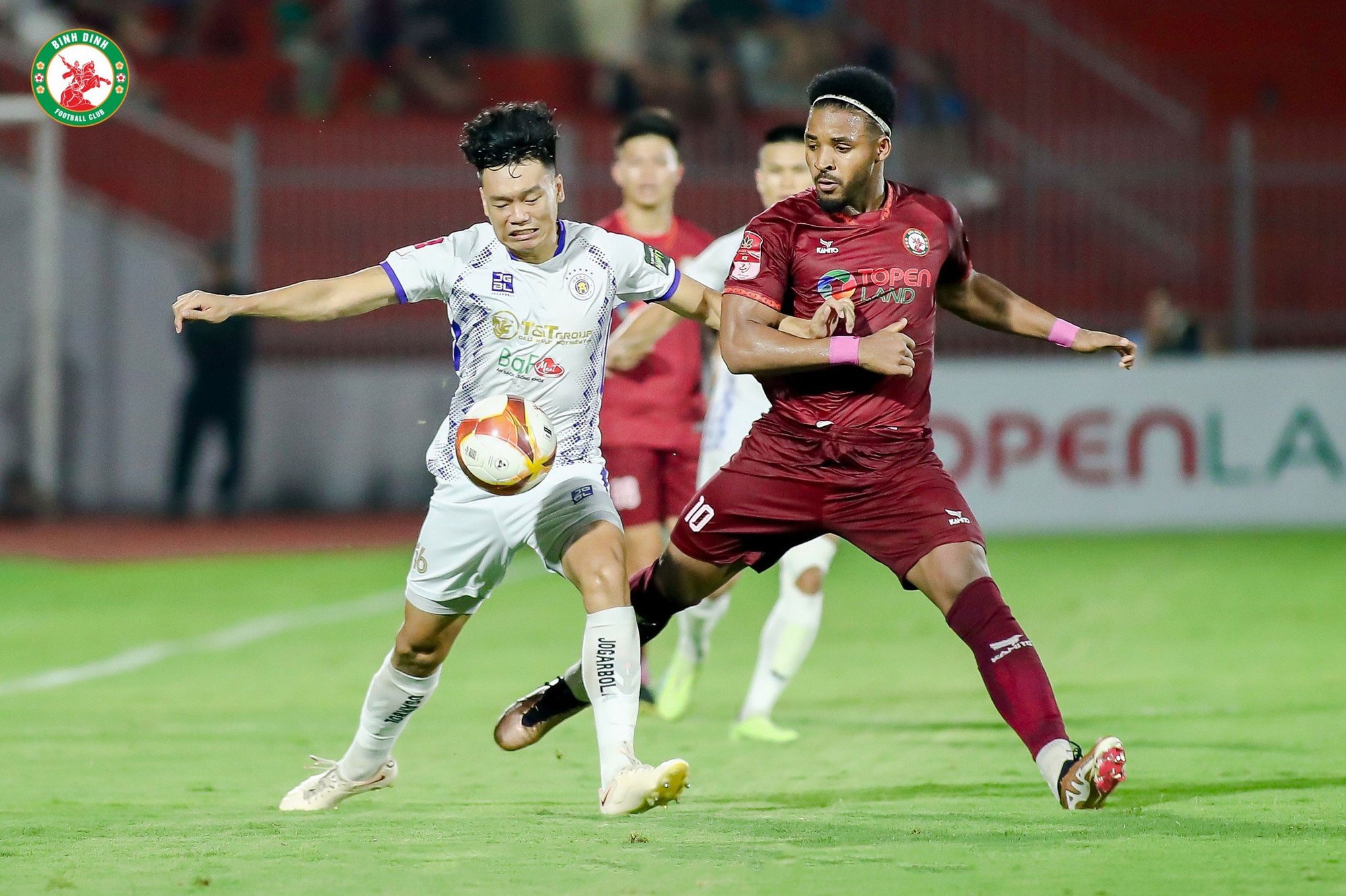 Ấn tượng chân sút ngoại binh
