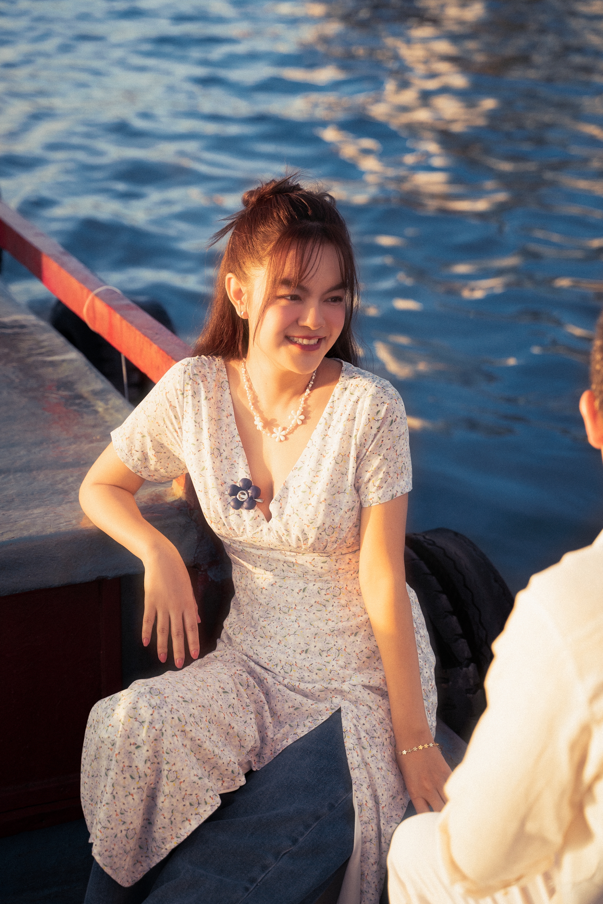 &Acirc;m nhạc Phạm Quỳnh Anh kh&ocirc;ng c&ograve;n buồn b&atilde;, kh&ocirc;ng lối tho&aacute;t - Ảnh 2.