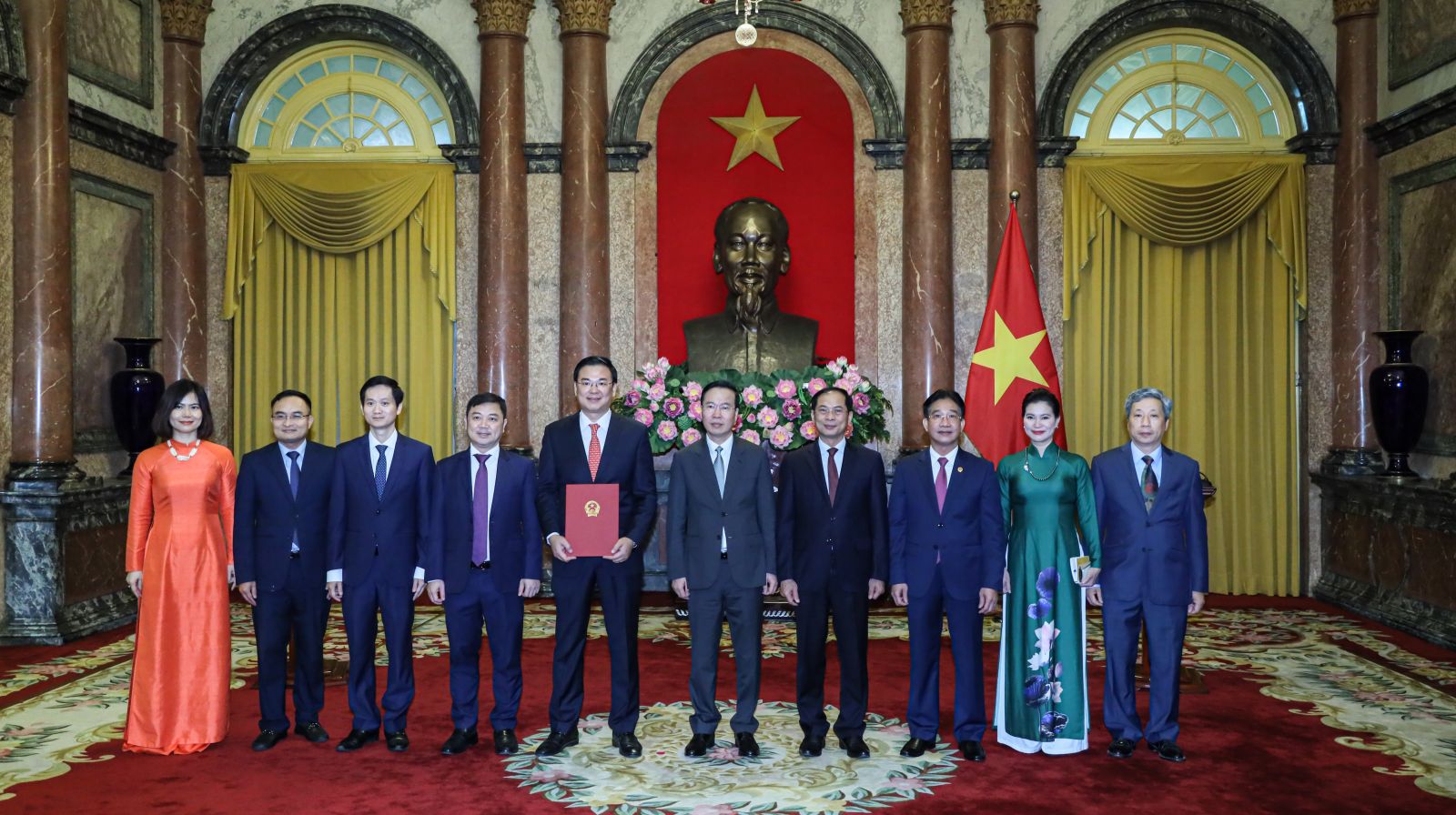 Chủ tịch nước V&otilde; Văn Thưởng trao quyết định bổ nhiệm Đại sứ - Ảnh 3.