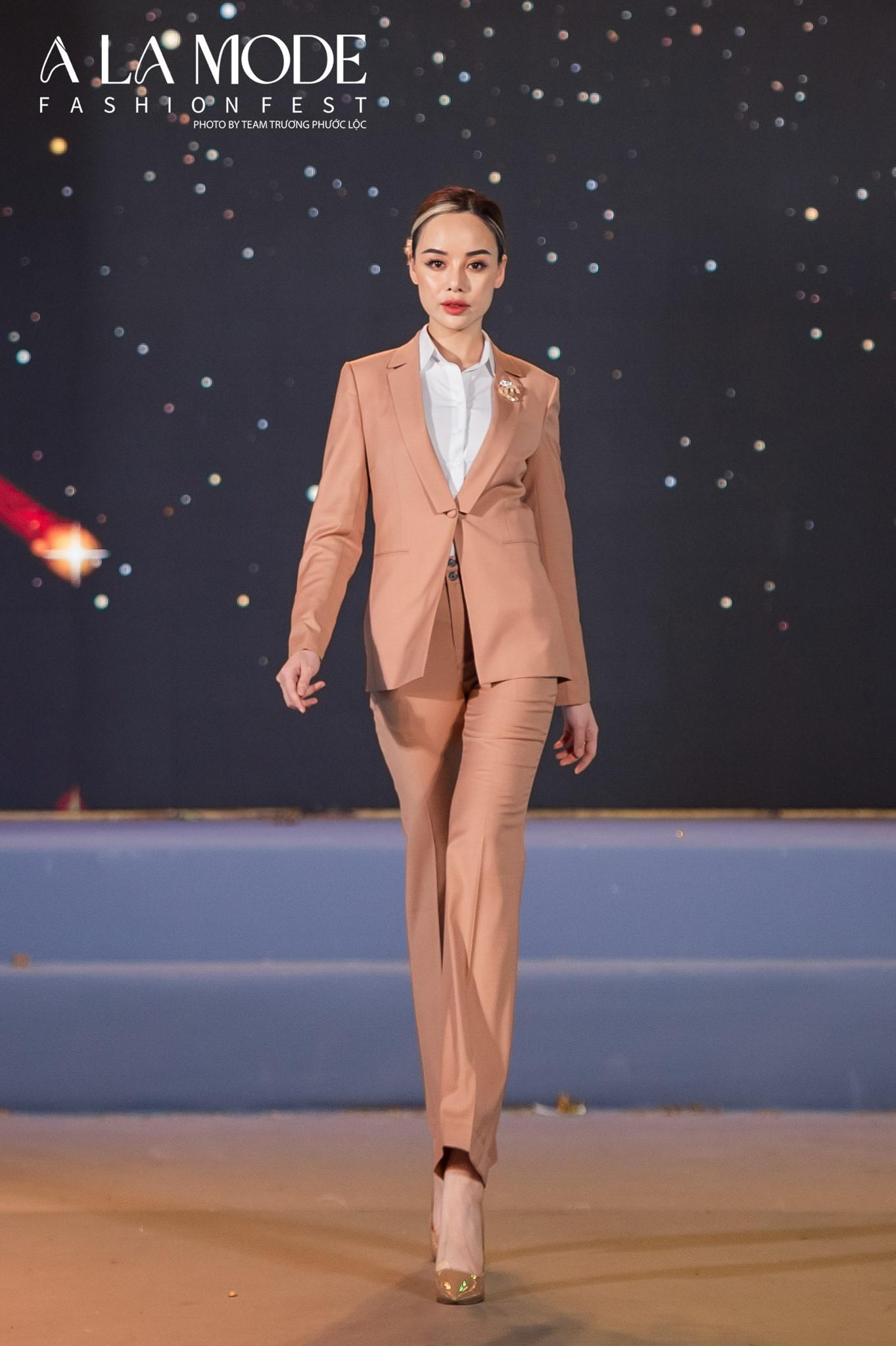 Mon Amie Fashion Show với bộ sưu tập mới nhất &ldquo;Business Suit Collection 2023&rdquo; - Ảnh 4.