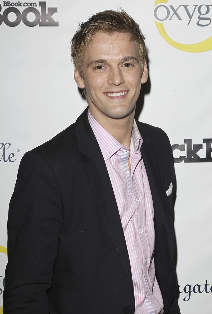 H&eacute; lộ nguy&ecirc;n nh&acirc;n ca sĩ Aaron Carter chết trong bồn tắm - Ảnh 1.