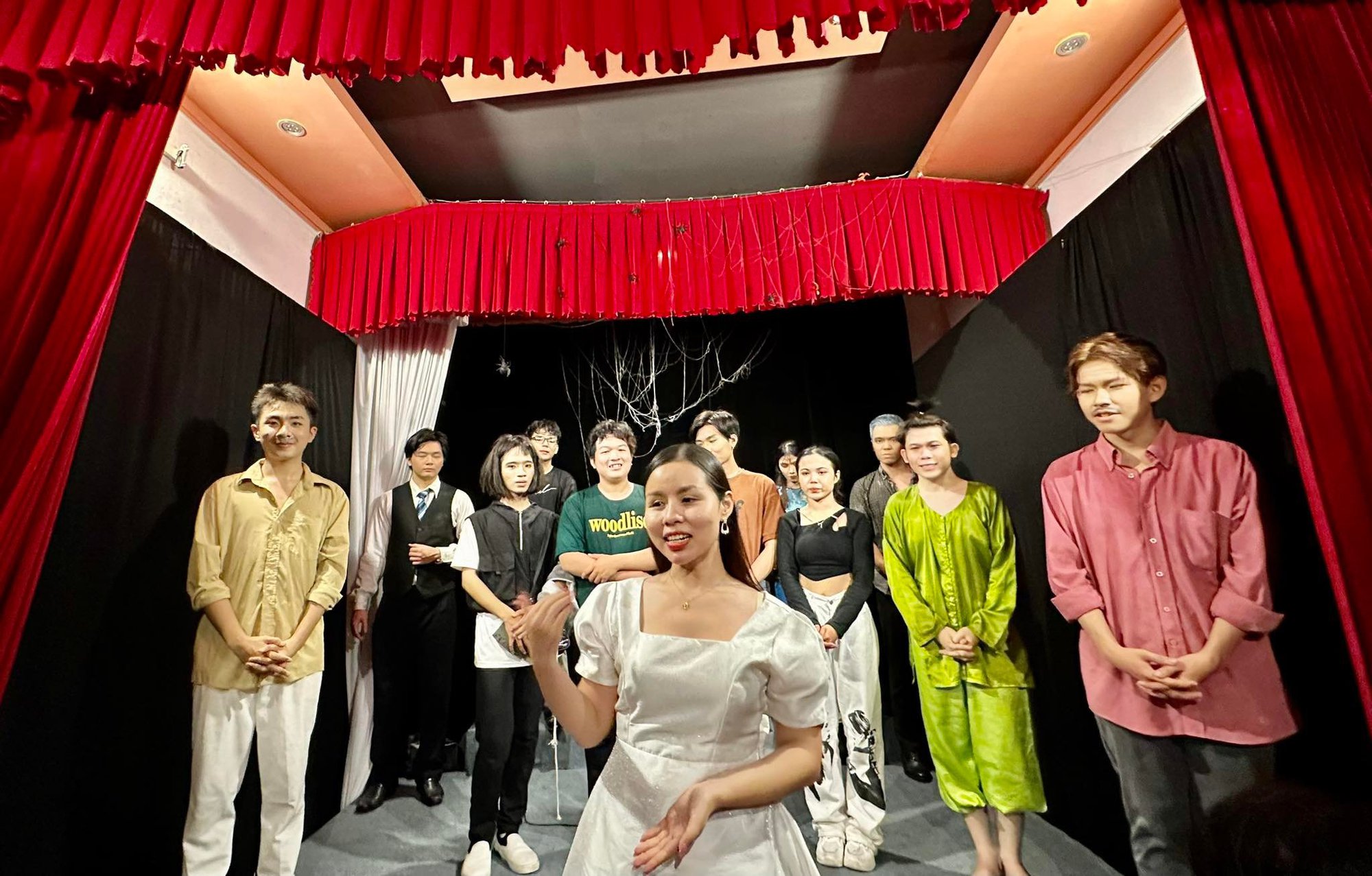 Kịch cà phê Tikey thu hút giới trẻ