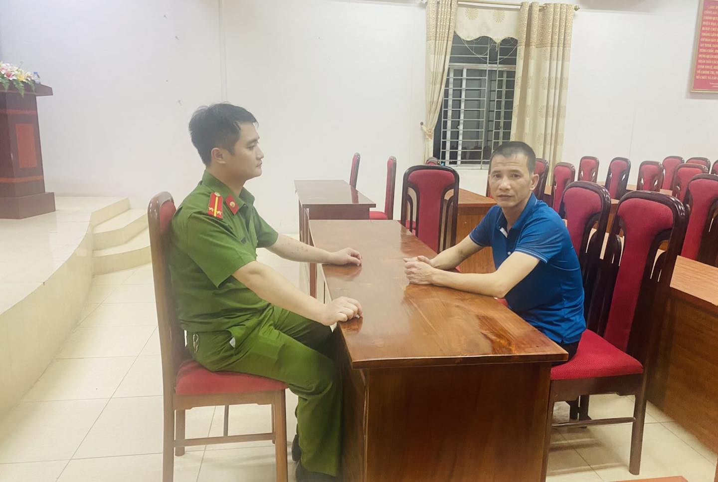 M&acirc;u thuẫn trong đ&ecirc;m, nổ s&uacute;ng bắn đối thủ trọng thương - Ảnh 1.