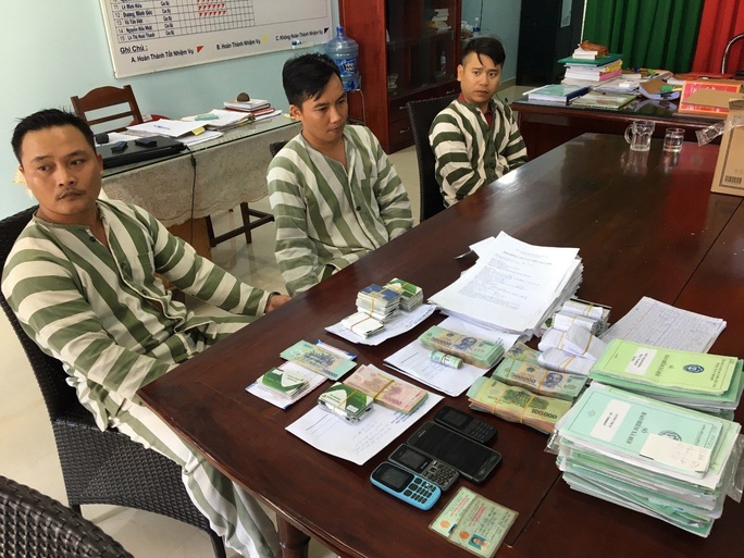 Góp phần "triệt" tín dụng đen