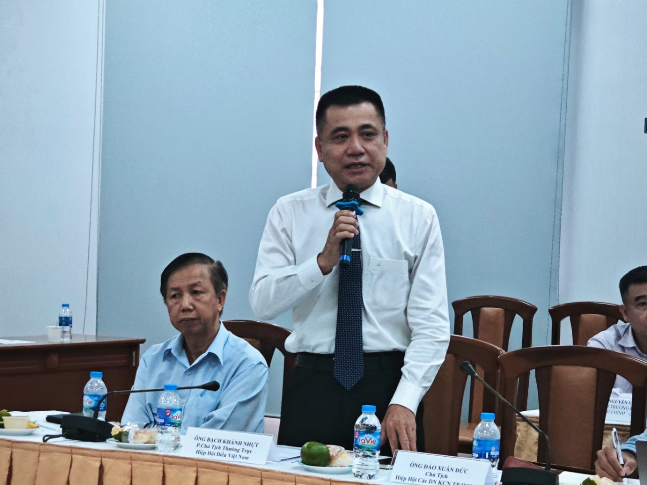 Ng&agrave;nh điều Việt Nam k&ecirc;u cứu khẩn cấp - Ảnh 1.
