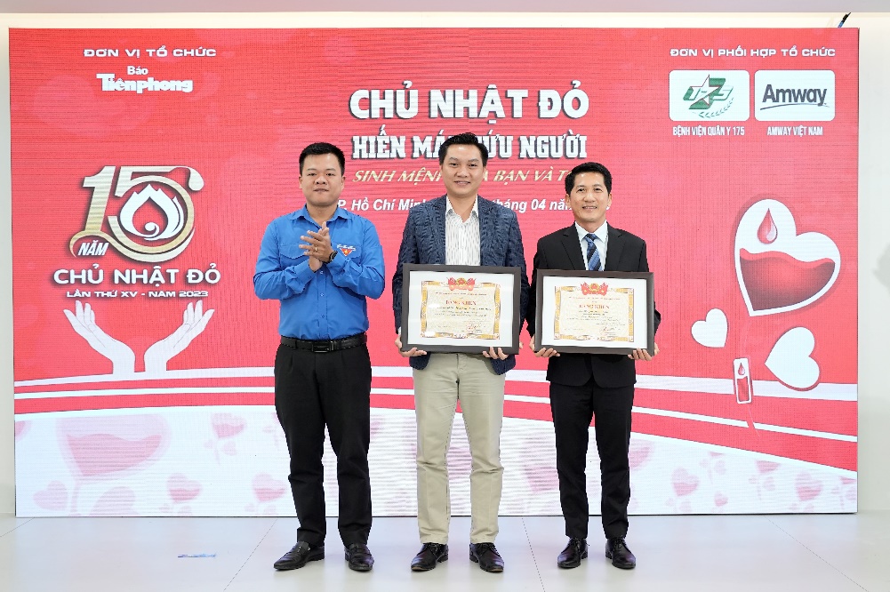 Amway Việt Nam vinh dự nhận Bằng khen từ Trung ương Đoàn Thanh niên Cộng sản Hồ Chí Minh