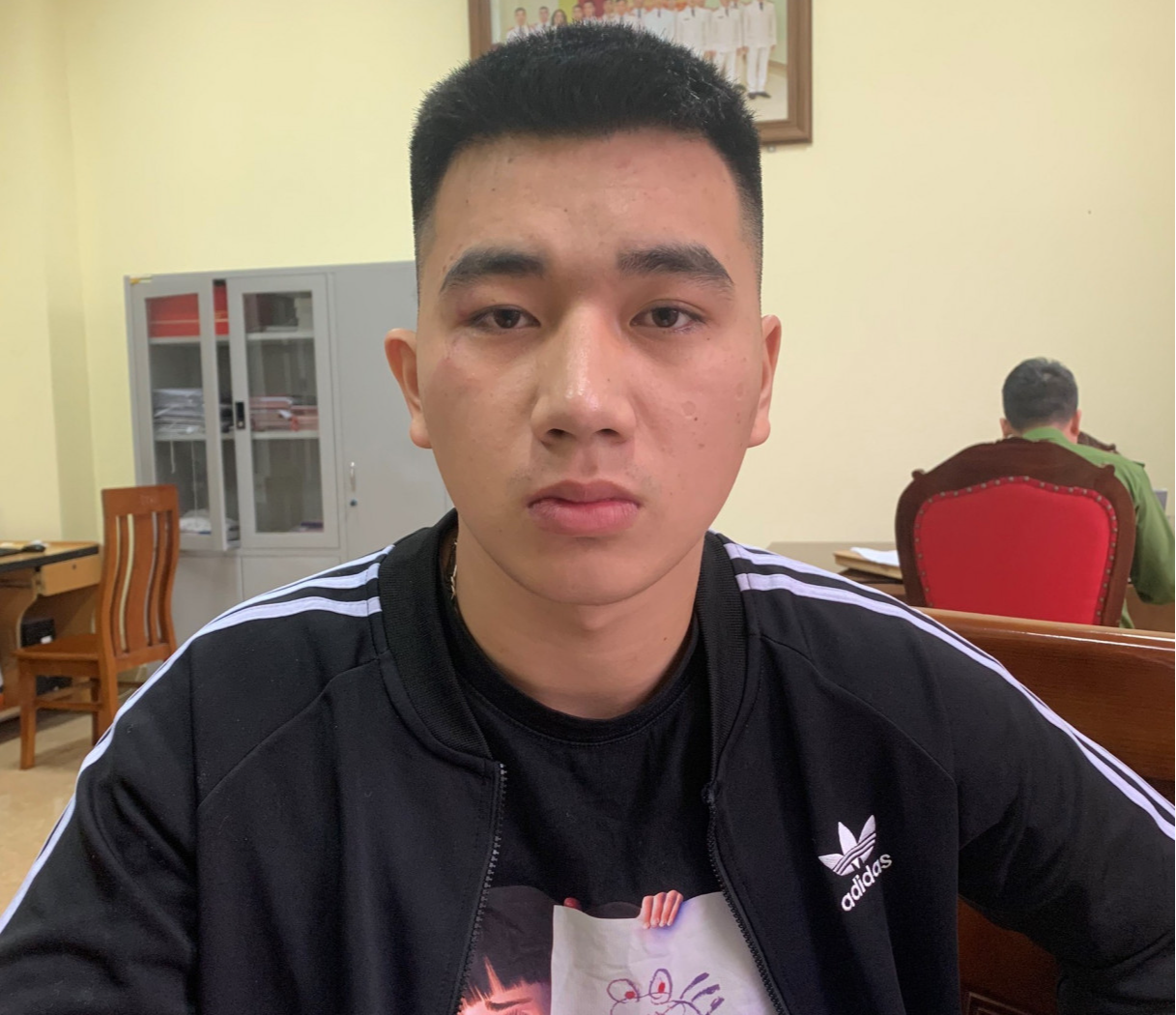 G&atilde; trai trẻ l&ecirc;n mạng gạ quan hệ đồng t&iacute;nh rồi chiếm đoạt t&agrave;i s&agrave;n của con mồi - Ảnh 1.