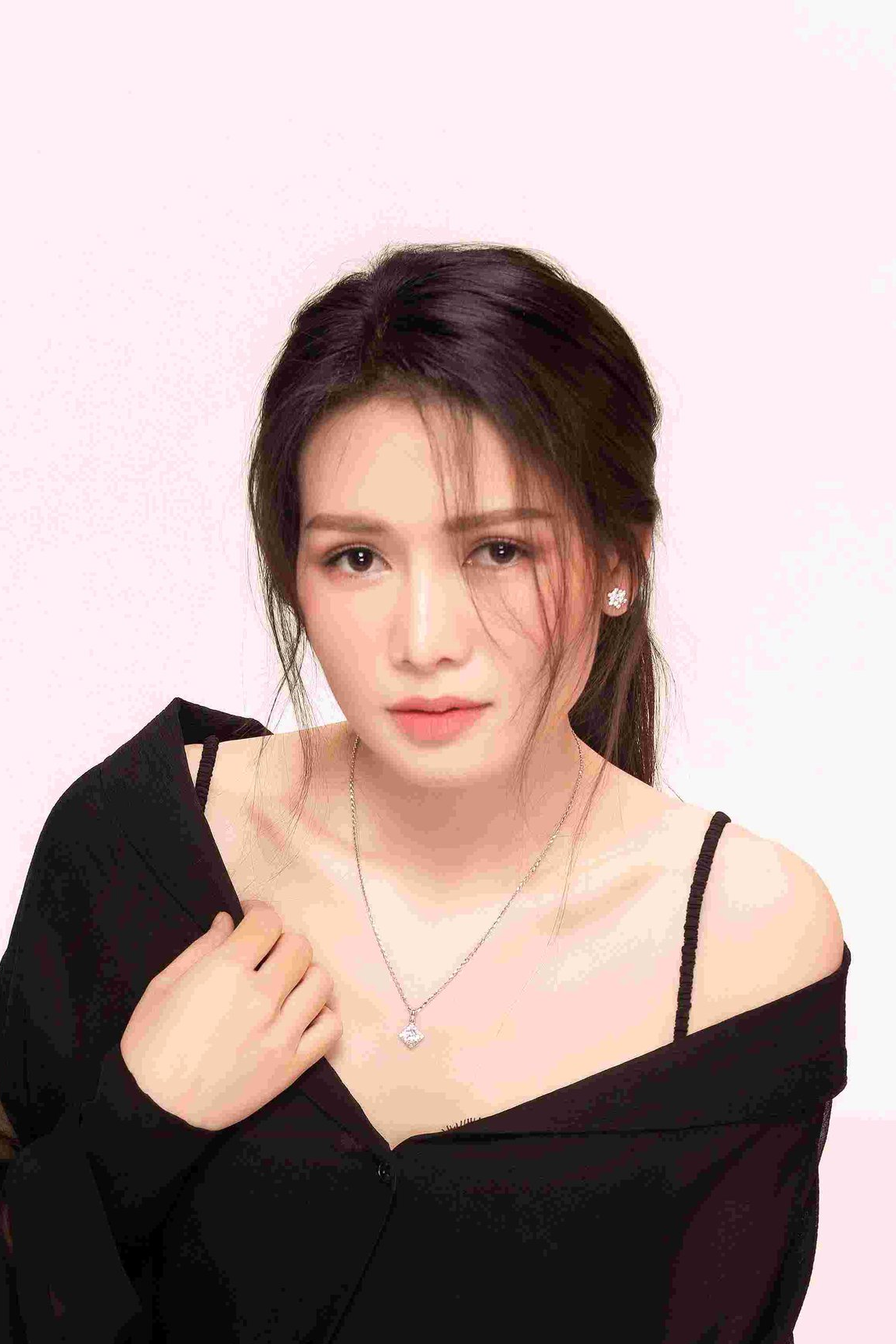 Văn Phượng lại "bén duyên" với đạo diễn Trương Dũng