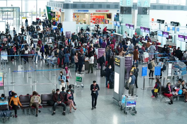 Vụ "tố" vali bị rạch, phá khóa khi đi máy bay: Nếu thật, đó là chuyện lớn nhé!