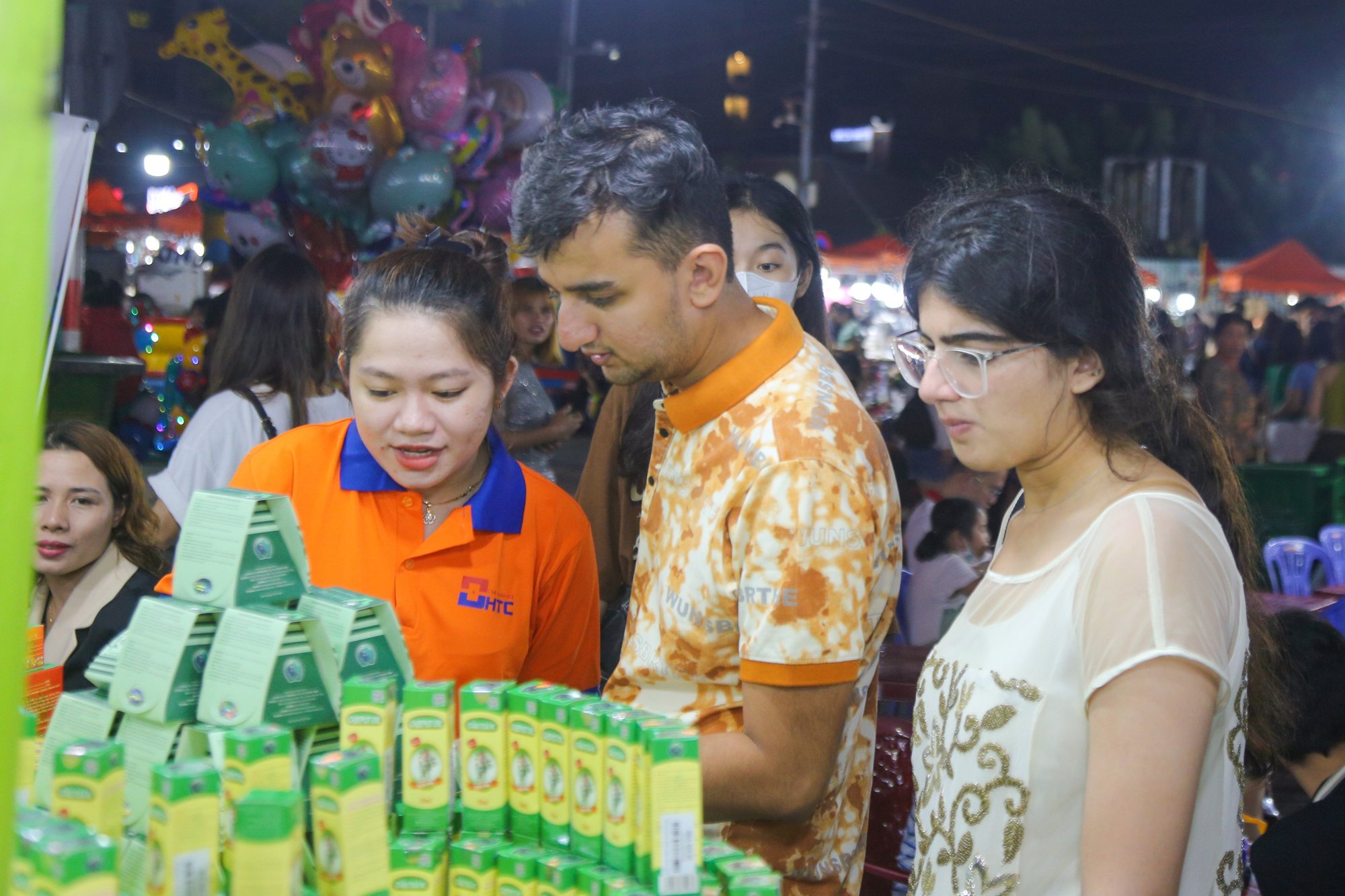 Chợ đêm Đà Nẵng, có cụm gian hàng lần đầu xuất hiện