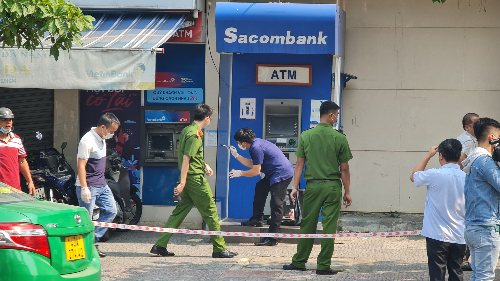 Vụ cướp ng&acirc;n h&agrave;ng ở Đ&agrave; Nẵng: C&ocirc;ng an thu thập nhiều manh mối quan trọng - Ảnh 3.