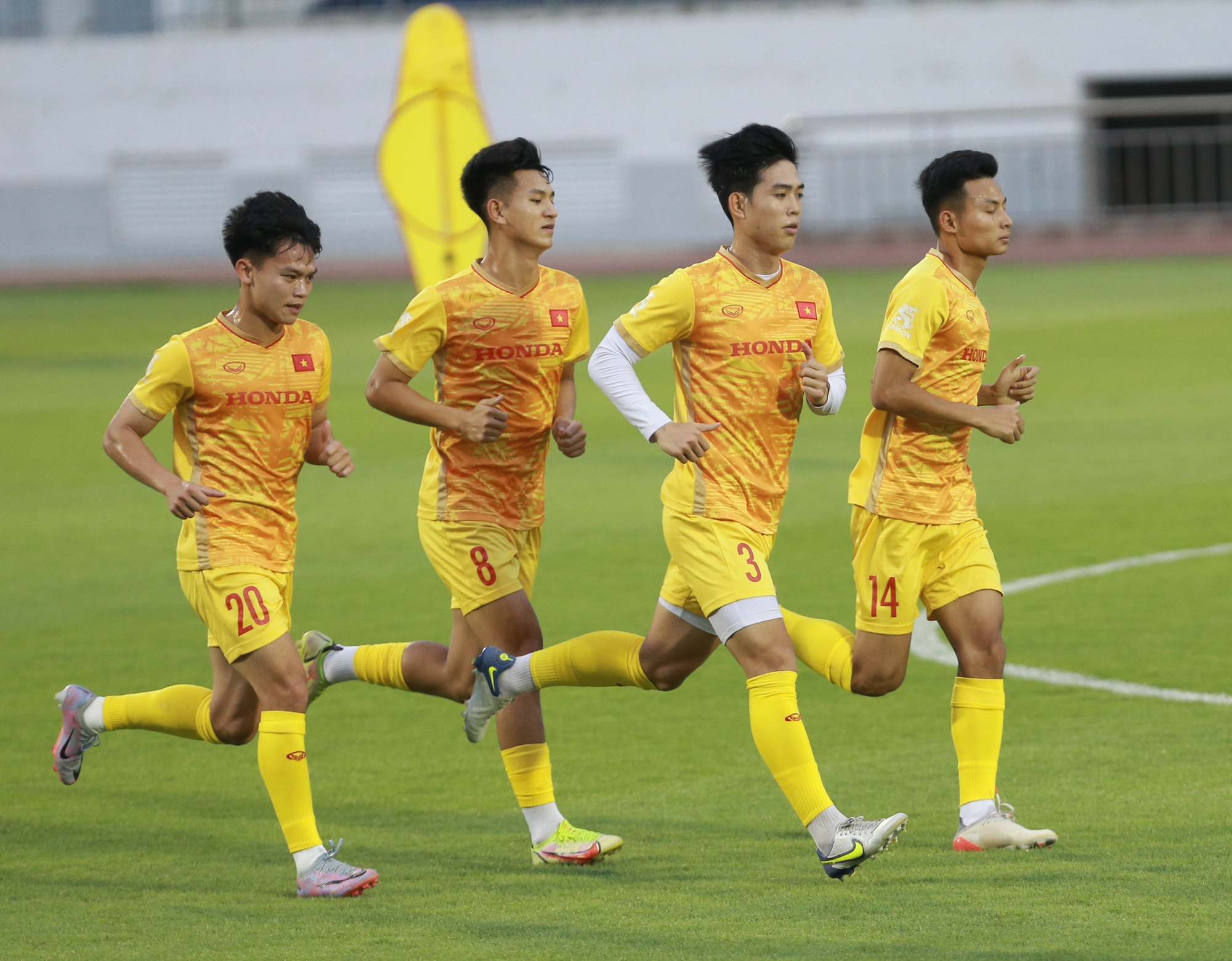 HLV Troussier gút danh sách U22 Việt Nam dự SEA Games 32