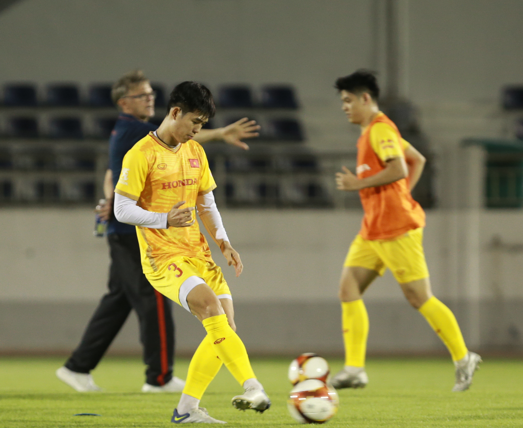 HLV Troussier: Tuyển U22 Việt Nam sẽ tr&igrave;nh diễn b&oacute;ng đ&aacute; đẹp mắt, hiệu quả - Ảnh 2.