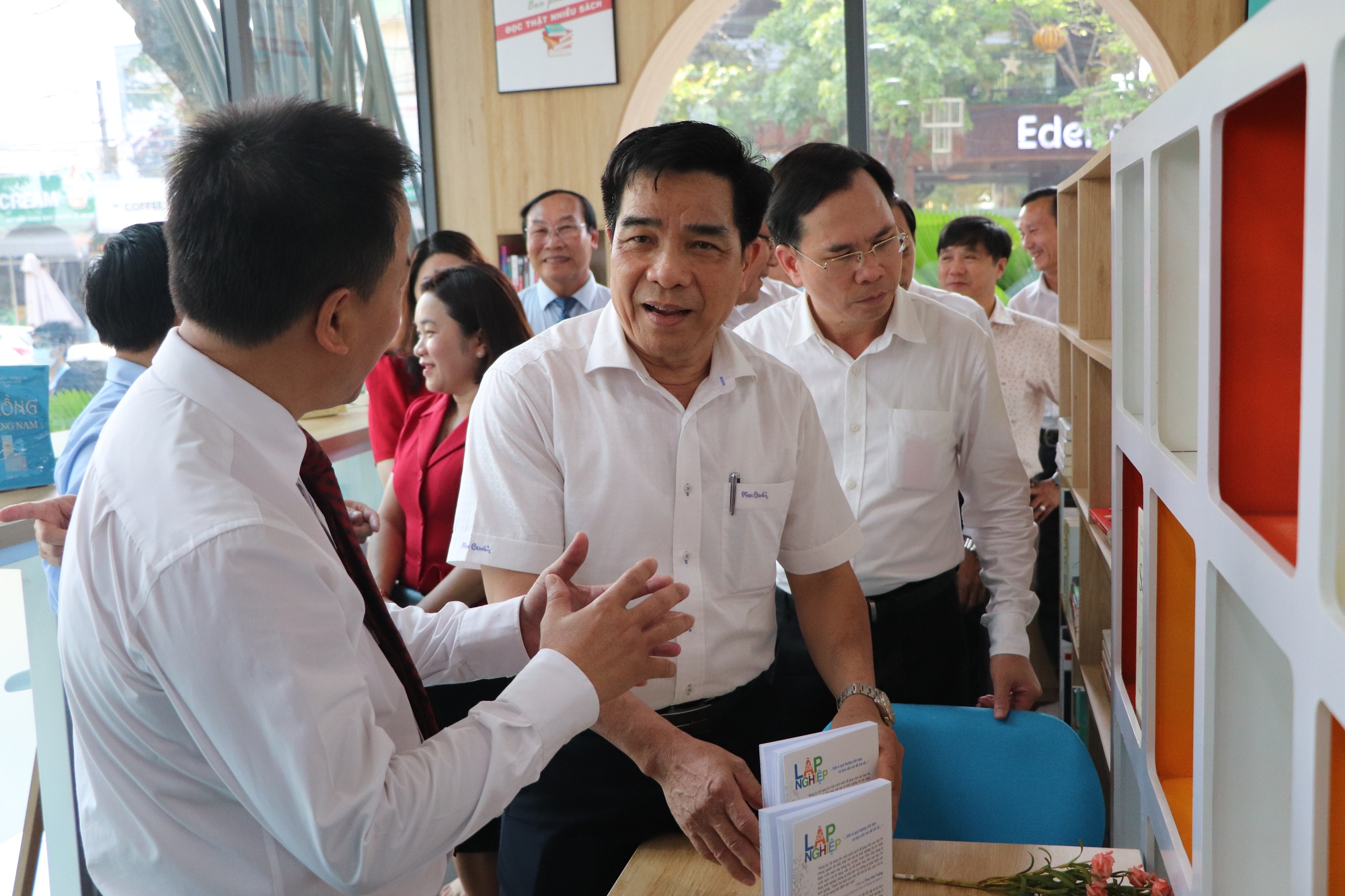 Ngắm thư viện số cộng đồng đầu ti&ecirc;n của cả nước ở Quảng Nam - Ảnh 8.