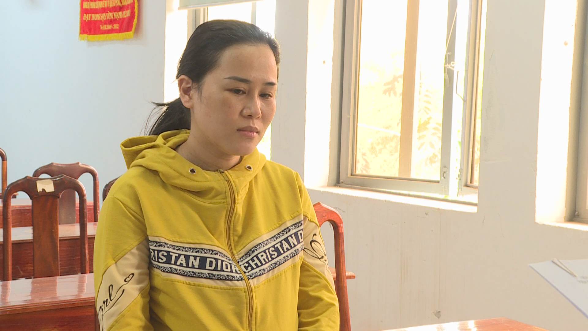 Nh&acirc;n vi&ecirc;n y tế lập khống phiếu giao h&agrave;ng với C&ocirc;ng ty Việt &Aacute;, tham &ocirc; gần 1 tỉ đồng - Ảnh 3.