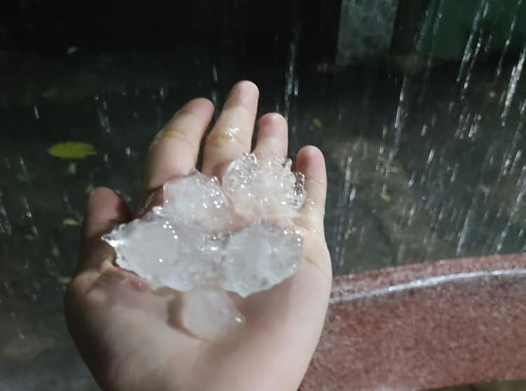 Miền Bắc có thể xuất hiện mưa đá, miền Nam nắng nóng kéo dài- Ảnh 1.