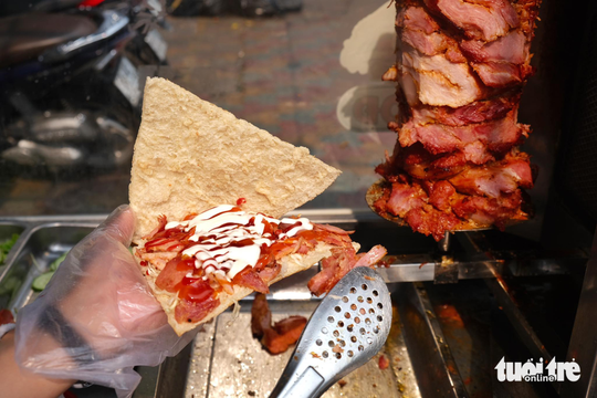 Những con đường san s&aacute;t b&aacute;nh m&igrave; ở S&agrave;i G&ograve;n - Ảnh 9.
