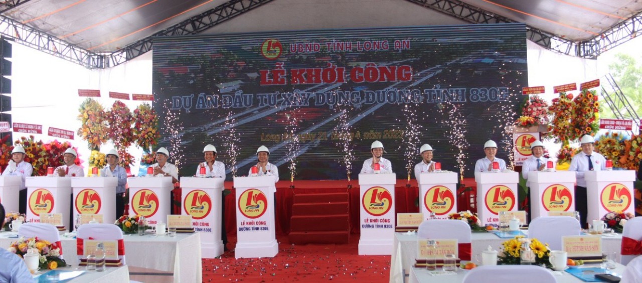 Khởi công con đường hơn 3.700 tỉ đồng ở Long An - Ảnh 1.