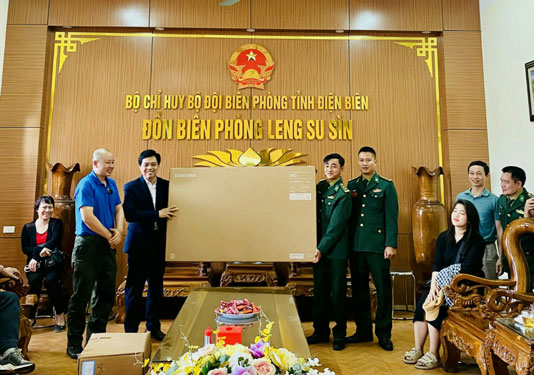 Leng Su Sìn mùa hoa ban nở