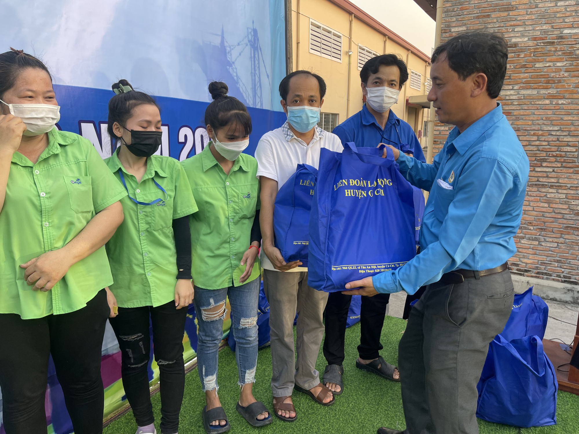 Nhiều phần quà ý nghĩa dành cho đoàn viên - lao động trong Tháng Công nhân