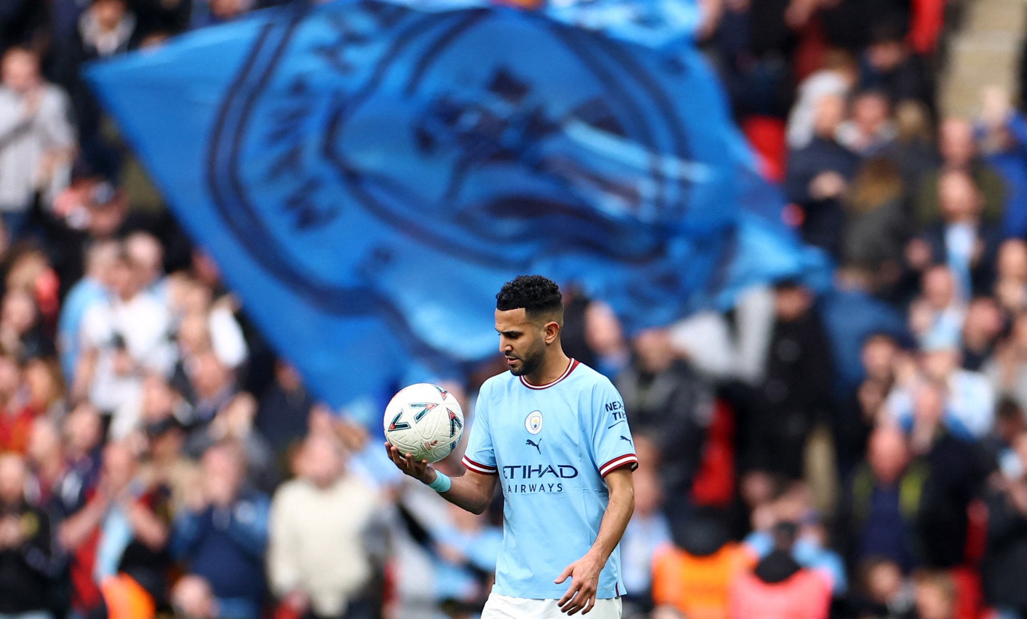 Riyad Mahrez lập hat-trick, Man City hạ Sheffield United v&agrave;o chung kết FA Cup - Ảnh 7.